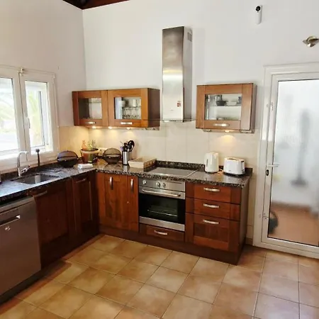 Sol Y Cactus Villa *